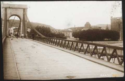 Pont suspendu (Vienne)